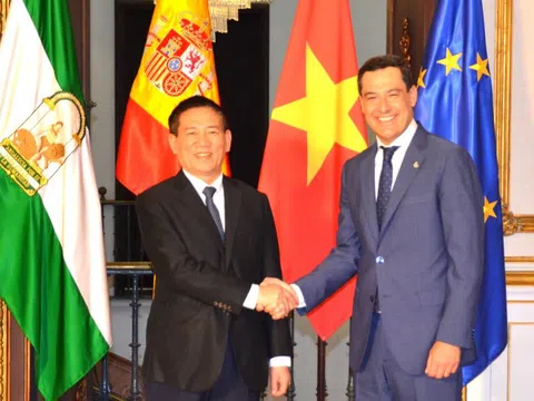 Phó Thủ tướng Hồ Đức Phớc gặp Chủ tịch Vùng Andalucia