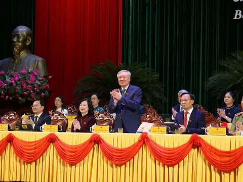 Phó Thủ tướng Thường trực Chính phủ Nguyễn Hòa Bình tiếp xúc cử tri tỉnh Bắc Ninh