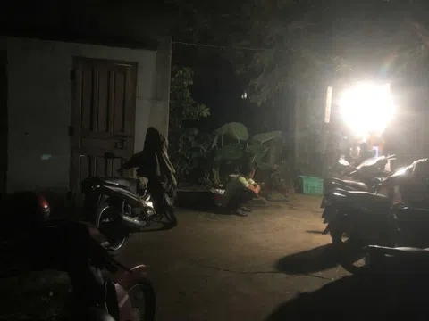 Tạm giữ con trai đánh cha ruột tử vong vì bênh mẹ