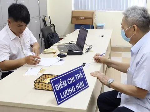 Nhận lương hưu, trợ cấp qua ATM, có phải đóng thuế thu nhập cá nhân?