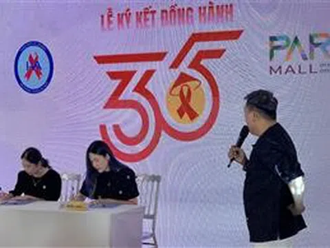 35 năm HIV tại Việt Nam: Người sống với HIV tự tin chia sẻ câu chuyện giữa nơi công cộng