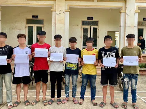 Triệu tập 8 thanh thiếu niên lập nhóm trên Facebook, rủ nhau mang hung khí đi đánh người