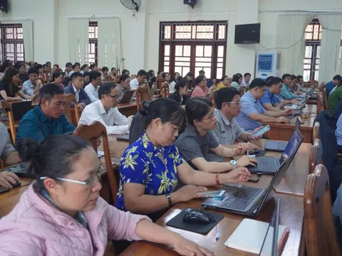 Tập huấn “xóa mù” công nghệ cho cán bộ cơ sở và người dân