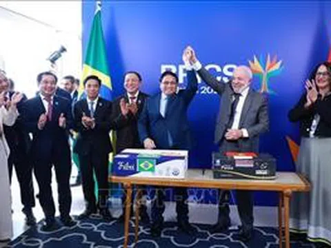 Thủ tướng Phạm Minh Chính và Phu nhân về tới Hà Nội, kết thúc tốt đẹp chuyến công tác tại Brazil