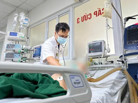 Bệnh nhân liệt hoàn toàn, viêm màng não mủ sau mũi tiêm không đảm bảo vô trùng