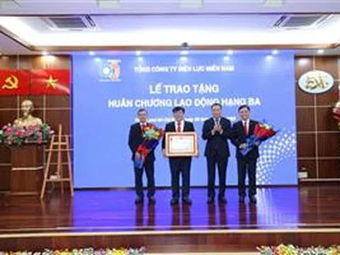EVNSPC đón nhận Huân chương Lao động Hạng Ba, sơ kết 6 tháng đầu năm 2025
