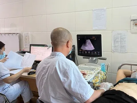 Các cơ sở y tế Hà Nội đổi mới để "giữ chân" người bệnh