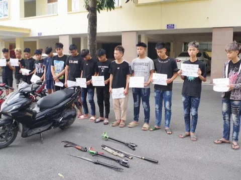 Tạm giữ 11 đối tượng mang hung khí đuổi nhau ở Ninh Bình
