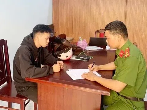 Vờ mua vé số, nam thanh niên giật dây chuyền của cụ bà 83 tuổi