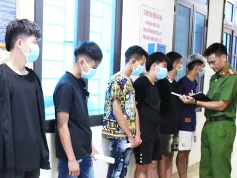 Tạm giữ nhóm đối tượng gây rối trật tự công cộng và cướp tài sản