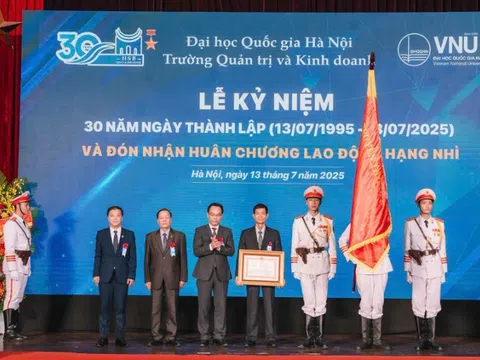 Trường Quản trị và Kinh doanh (HSB) kỷ niệm 30 năm thành lập, đón nhận Huân chương Lao động hạng Nhì