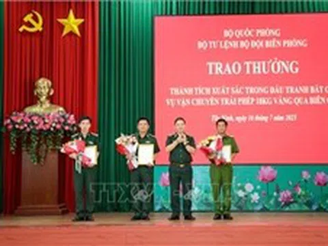 Khen thưởng các đơn vị ngăn chặn vụ vận chuyển trái phép 18kg vàng qua biên giới