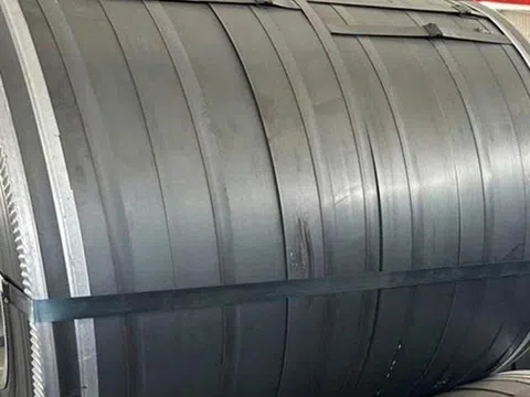 Nhập khẩu thép khổ rộng tăng 26 lần, Bộ Công Thương yêu cầu giám sát chặt