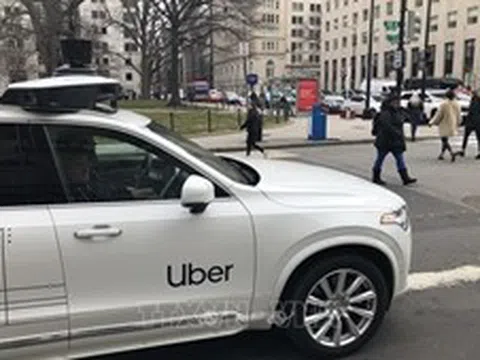 Uber đầu tư 300 triệu USD vào dự án xe robot taxi
