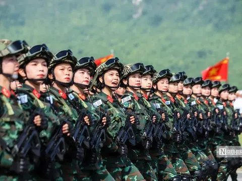 Nét đẹp của những "bông hồng thép" trên thao trường A80