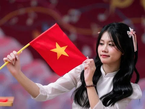 Thủ khoa toàn quốc khối C00 mất bố khi mới 4 tuổi, “bật mí” kinh nghiệm để đạt 29,75 điểm