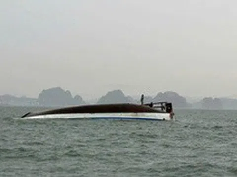 Vụ đắm tàu trên vịnh Hạ Long: Mưa giông ập đến bất ngờ qua lời kể của du khách