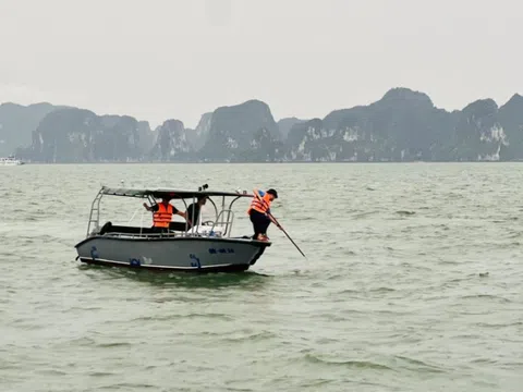 Tìm thấy thi thể cháu bé trong vụ lật tàu trên vịnh Hạ Long
