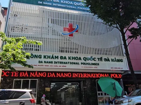 Bí mật về những người khoác áo blouse trong phòng khám tư giữa trung tâm Đà Nẵng