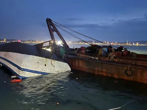 Khẩn trương bồi thường bảo hiểm vụ lật tàu Quảng Ninh