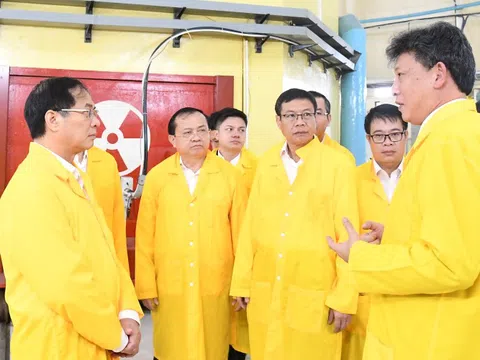 Phó Thủ tướng Bùi Thanh Sơn thăm, làm việc với Viện Nghiên cứu hạt nhân