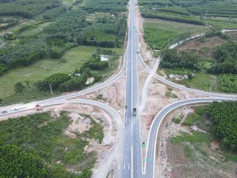 Gỡ vướng tại cao tốc Vạn Ninh - Cam Lộ để về đích đúng hẹn