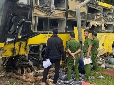 Ủy ban ATGT Quốc gia đề nghị sớm điều tra, làm rõ nguyên nhân vụ tai nạn lật xe ở Hà Tĩnh