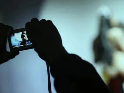 Bắt đối tượng đăng clip nhạy cảm của bạn gái cũ lên mạng xã hội rồi tống tiền