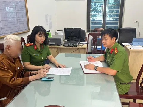 Bị đối tượng lừa đảo đe dọa, cụ ông suýt mất một cây vàng