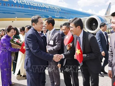 Chủ tịch Quốc hội đến Thụy Sĩ, bắt đầu tham dự Hội nghị các Chủ tịch Quốc hội Thế giới lần thứ 6