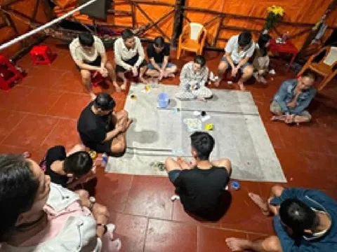 Truy quét điểm đánh bạc vùng ven, bắt giữ 11 đối tượng