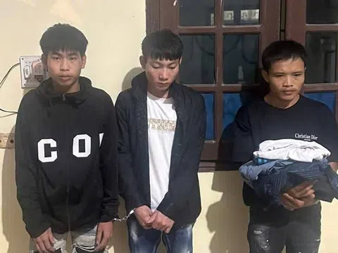 Khởi tố nhóm đối tượng bị cưỡng đoạt tài sản, xâm hại 2 cô gái lúc nửa đêm