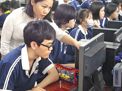 Tin học trở thành môn bắt buộc trong chương trình dự bị đại học