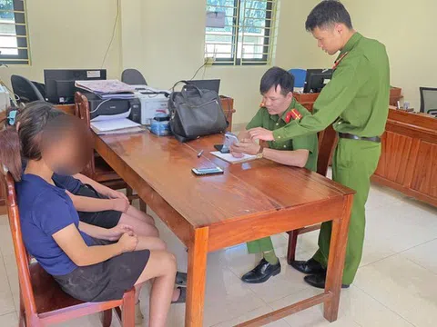2 bé gái 13 tuổi lên xe ô tô màu trắng đi khỏi địa phương, gia đình vội báo công an