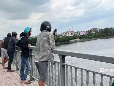 Tìm cô gái nghi nhảy cầu, công an bất ngờ phát hiện thêm thi thể nam giới