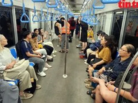TP Hồ Chí Minh thí điểm cho mang xe đạp gấp lên tàu Metro số 1 từ 1/8