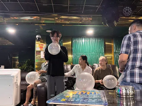 Quán bar phố Tây “phù phép” bóng cười thành cocktail, thu trăm tỷ đồng bất chính