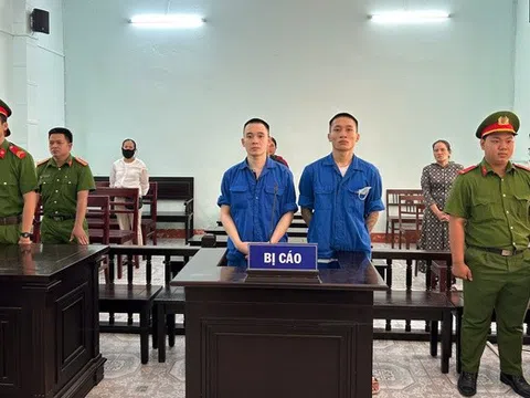 Hơn 15 năm tù cho 2 bị cáo đi giao ma túy để lấy tiền công