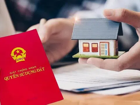 Sang tên Sổ đỏ cho con thì tặng cho hay để thừa kế có lợi hơn?
