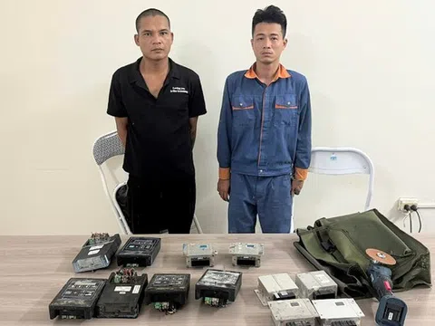 Bắt nhóm trộm chuyên tháo cắp hộp báo số xe tại khu công nghiệp