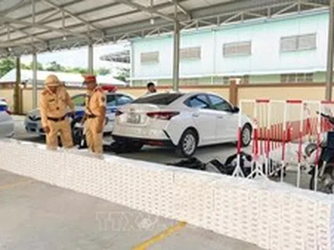 Phát hiện ô tô chở 6.500 bao thuốc lá nghi nhập lậu
