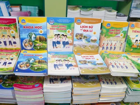 Sách giáo khoa và tài liệu địa phương sẽ được điều chỉnh ra sao sau sáp nhập?