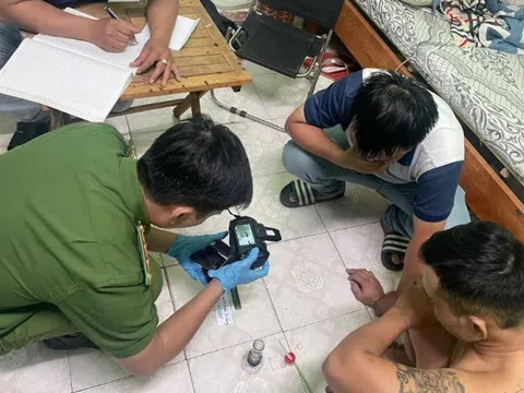 Bí mật trong căn phòng nhà nghỉ do 4 nam và 2 nữ thuê