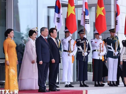 Tổng thống Hàn Quốc chủ trì Lễ đón trọng thể Tổng Bí thư Tô Lâm và Phu nhân