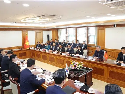 Tổng Bí thư Tô Lâm hội kiến Thủ tướng Hàn Quốc Kim Min Seok