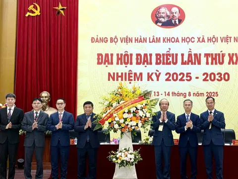 Đưa Viện Hàn lâm Khoa học xã hội Việt Nam phát triển ngang tầm với các cơ sở nghiên cứu tiên tiến trong khu vực và thế giới