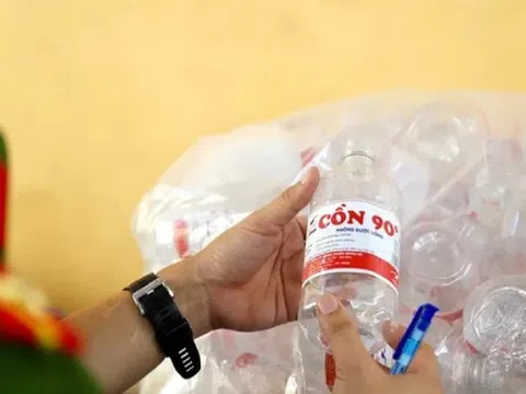 Khởi tố tổng giám đốc công ty vật tư y tế vì sản xuất cồn giả