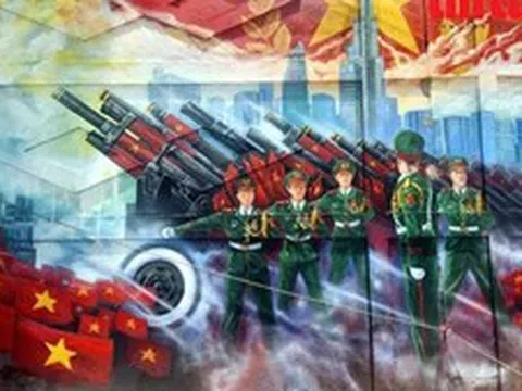 Bức tường bích họa dài 300m 'hút mắt' người dân trên đường Nguyễn Hữu Cảnh