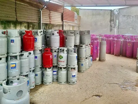 Công an Tp.HCM triệt phá đường dây sang chiết, làm giả 1.000 tấn gas