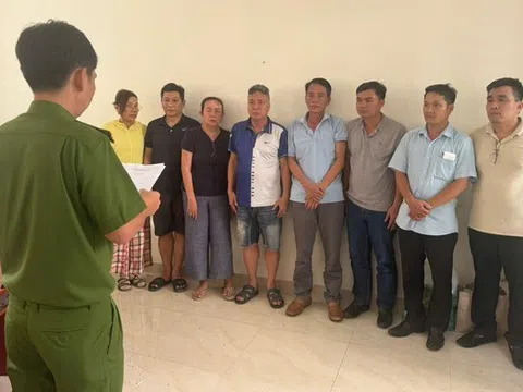 Triệt phá sới bạc dưới vỏ bọc ga ra sửa xe ô tô
